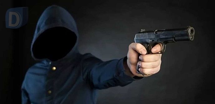 Bandido invade casa e tenta matar morador em Arapongas