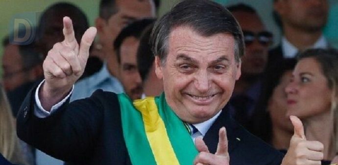 Bolsonaro lidera em todos os cenários corrida para eleições de 2022, aponta Paraná Pesquisas