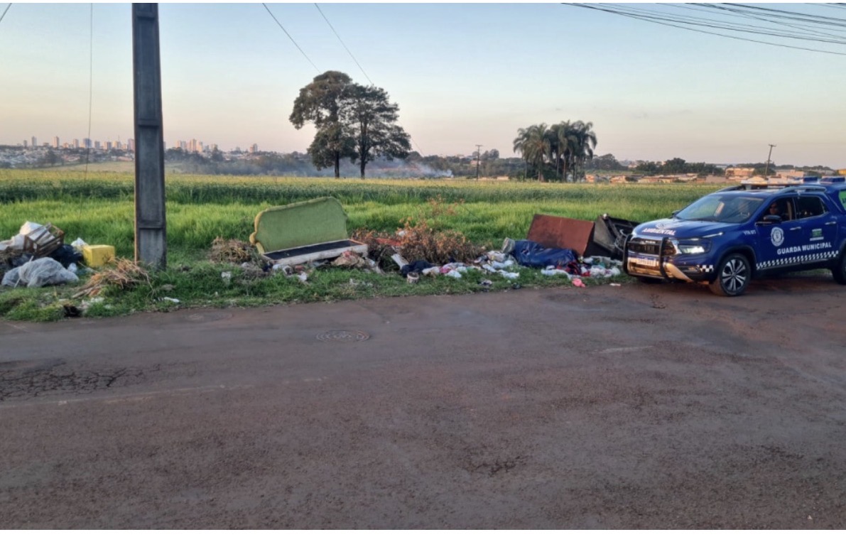 Responsável por descarte irregular é multado em mais de R$ 3,5 mil em Arapongas