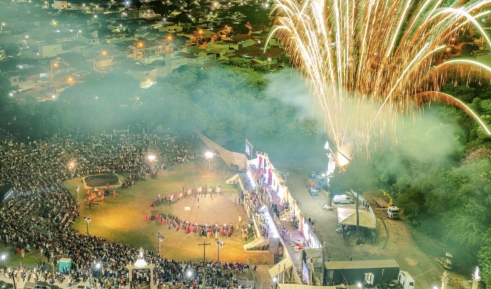 Cerca de 15 mil pessoas prestigiam a 27ª apresentação da Paixão de Cristo em Arapongas