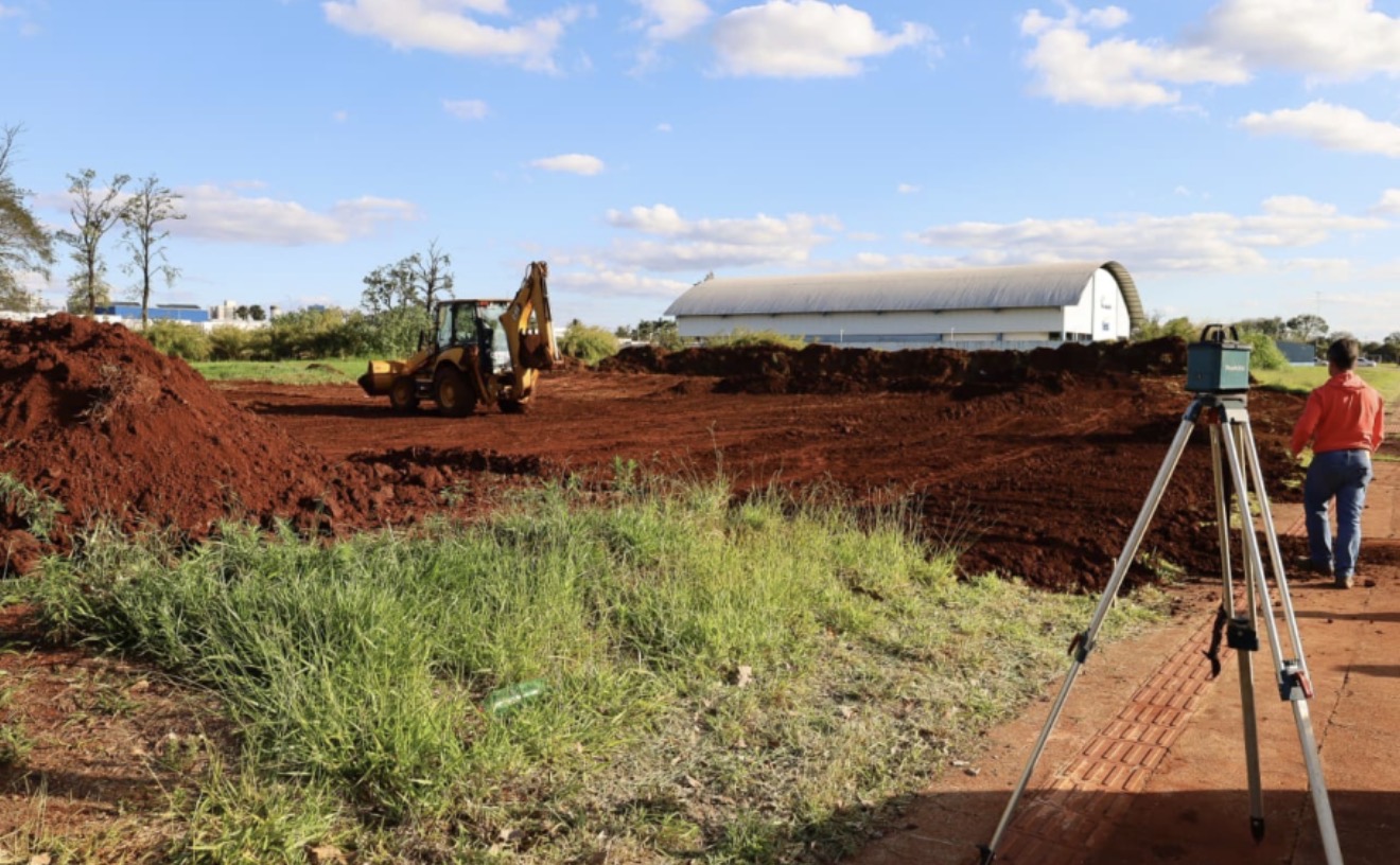 Arapongas inicia construção da Casa da Mulher Paranaense