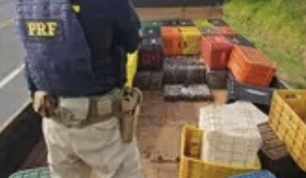 Azar no tráfico: pane mecânica leva PRF a apreender quase 1 tonelada de maconha em Arapongas