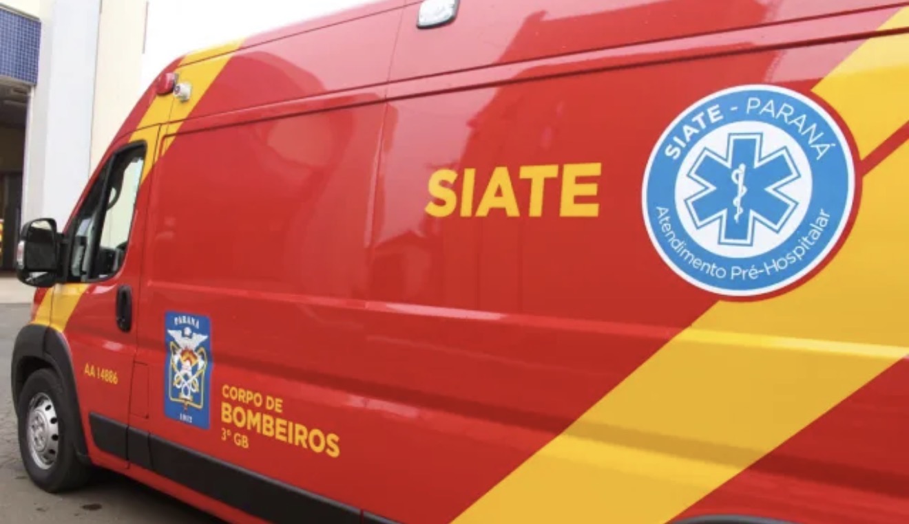 Motociclista sem CNH fica ferido após acidente com Fiat Fiorino em Arapongas