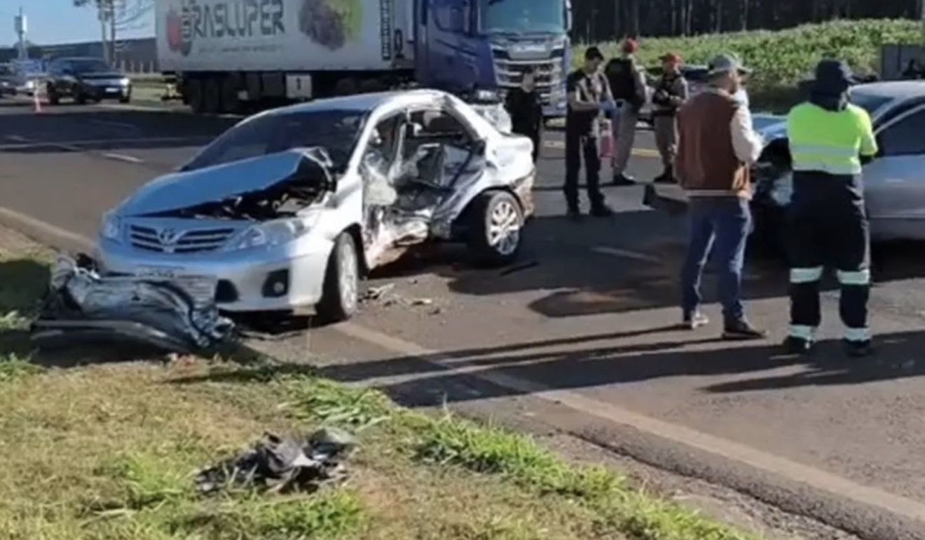 Mulher morre e duas pessoas ficam gravemente feridas em acidente na PR-444, em Arapongas