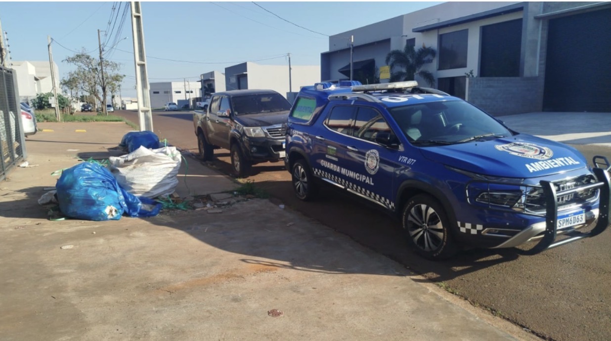 Prefeitura de Arapongas notifica empresa por disposição irregular de resíduos