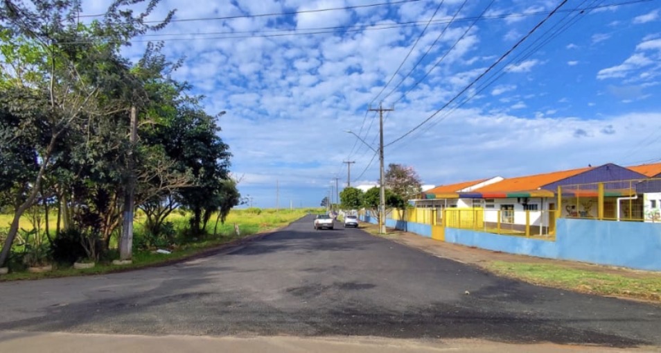 Prefeitura segue executando serviços de tapa-buracos e micropavimento em Arapongas